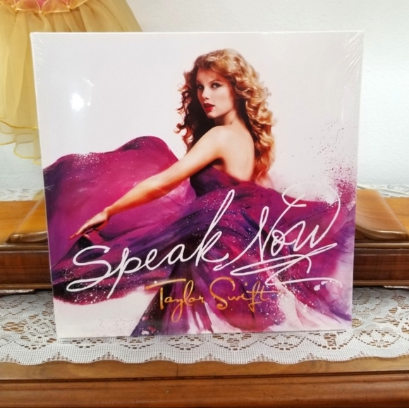 Brand New and Sealed Taylor Swift Speak Now Vinyl - Picture 1 of 2